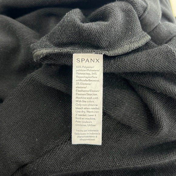 Spanx Sz 1X Black AirEssentials Crew Shirt - Picture 4 of 10